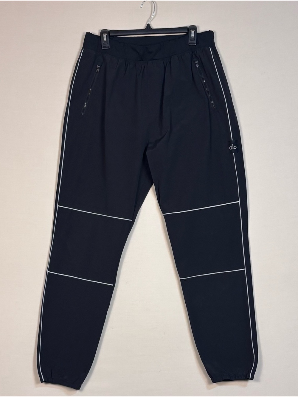 Alo Yoga Reflective Trim Performance Joggers Black Zip Pocket Pants M